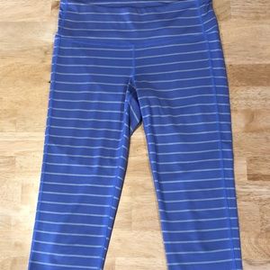 Athleta striped Chaturunga capris, Size S